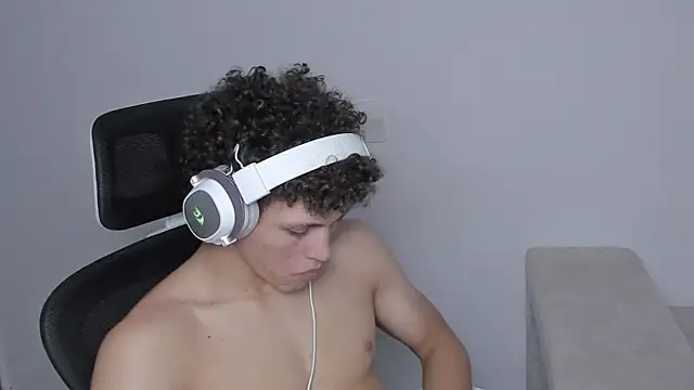 laurent nova online show from September 2025 06:43:02 PM