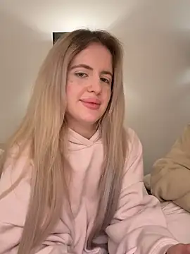 Holly-Glamour online show from May 2026 01:22:01 AM