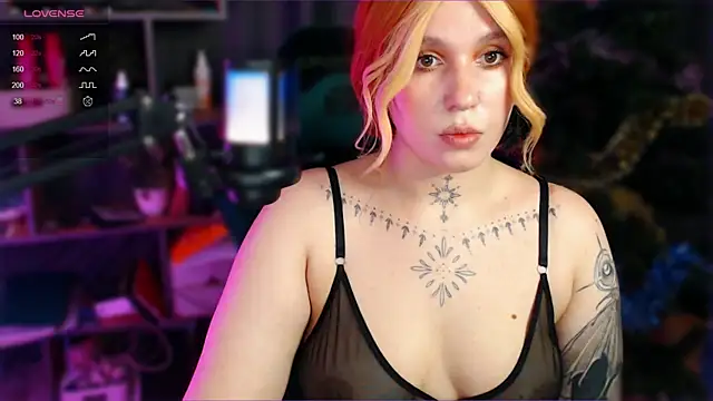 Snapshot of The_Full_Red_Moon chatting on December 2024 03:05:02 PM The Full Red Moon online show from December 2024 03:05:02 PM