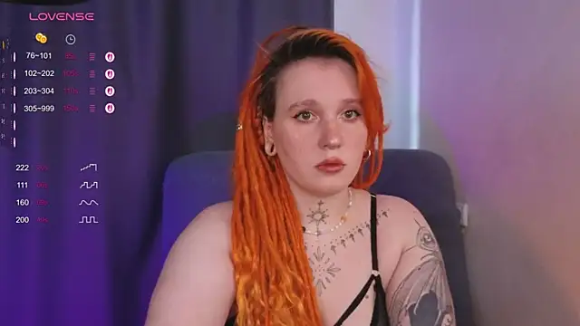 Snapshot of The_Full_Red_Moon chatting on October 2025 04:07:01 AM The Full Red Moon online show from October 2025 04:07:01 AM