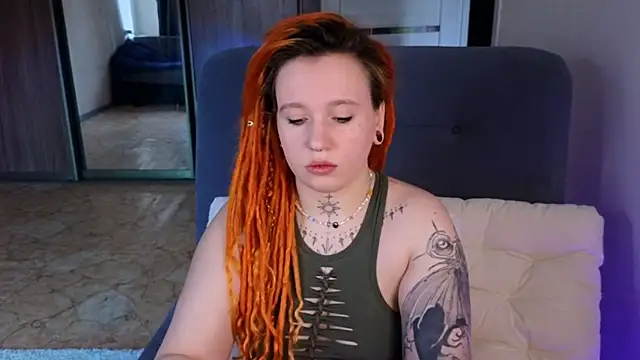 Snapshot of The_Full_Red_Moon chatting on October 2025 05:37:01 AM The Full Red Moon online show from October 2025 05:37:01 AM