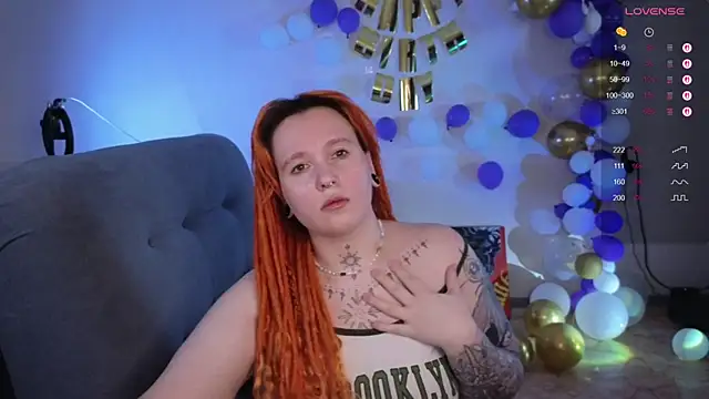 Snapshot of The_Full_Red_Moon chatting on October 2025 12:06:02 PM The Full Red Moon online show from October 2025 12:06:02 PM