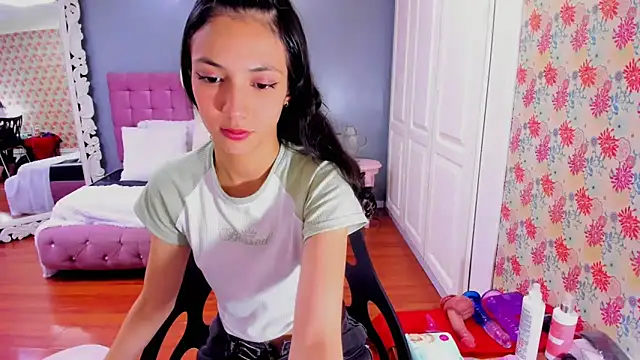 Iris Stone  online show from March 2025 05:04:02 PM