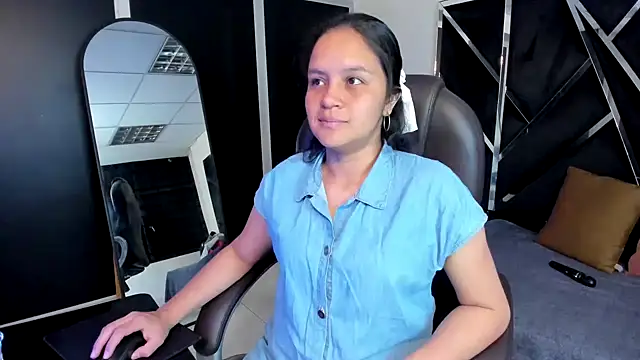 Ivanna18 x online show from October 2025 03:38:01 AM