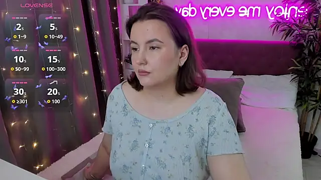 FeralPeach online show from September 2025 03:43:02 AM