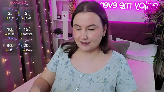 Snapshot of FeralPeach chatting on February 2026 05:52:01 AM FeralPeach online show from February 2026 05:52:01 AM