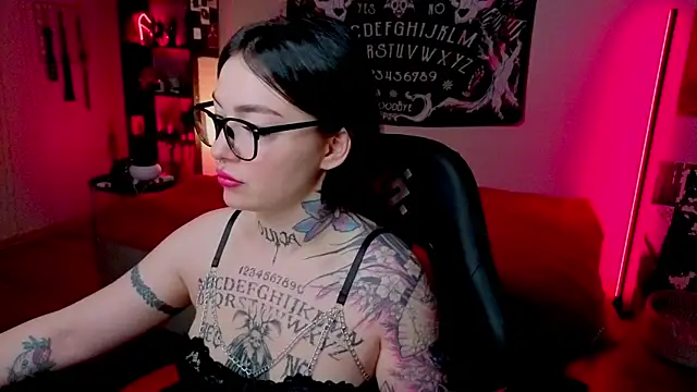 Snapshot of Magic_Allie chatting on July 2026 08:55:01 PM Magic Allie online show from July 2026 08:55:01 PM