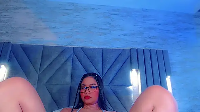 Snapshot of JasmineMoore chatting on June 2026 09:29:01 PM JasmineMoore online show from June 2026 09:29:01 PM