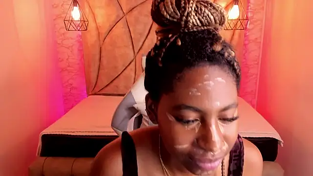 Queen perla  online show from February 2025 12:33:01 PM