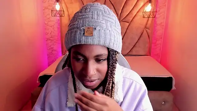 Queen perla  online show from February 2025 04:42:02 PM