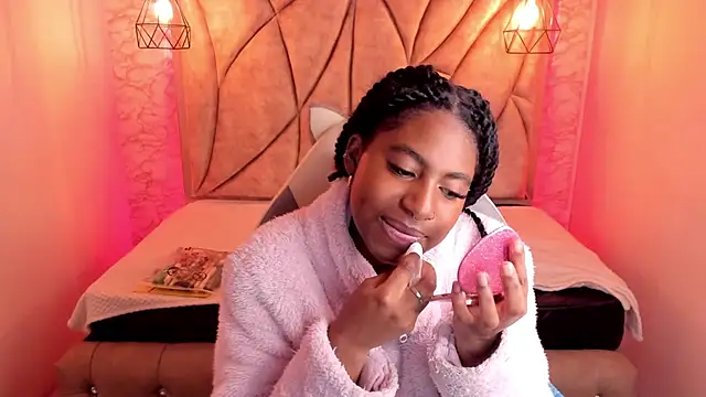 Queen perla  online show from March 2025 02:10:02 PM