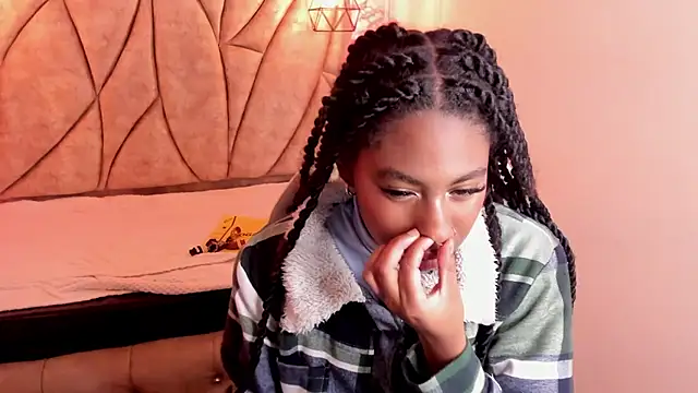 Queen perla  online show from March 2025 07:28:02 PM