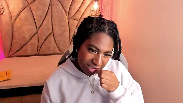 Queen perla  online show from March 2025 03:17:02 PM