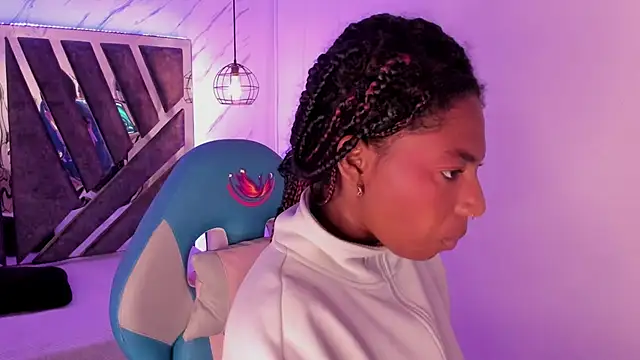 Queen perla  online show from September 2025 12:30:01 PM