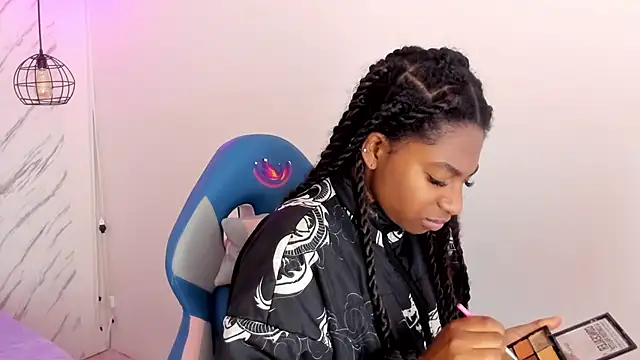 Queen perla  online show from November 2025 11:32:01 AM