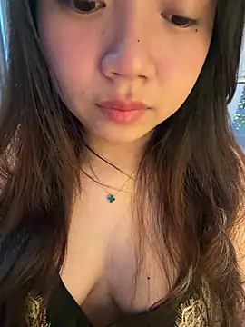 Snapshot of Hotellinh12 chatting on July 2026 04:50:02 PM Hotellinh12 online show from July 2026 04:50:02 PM