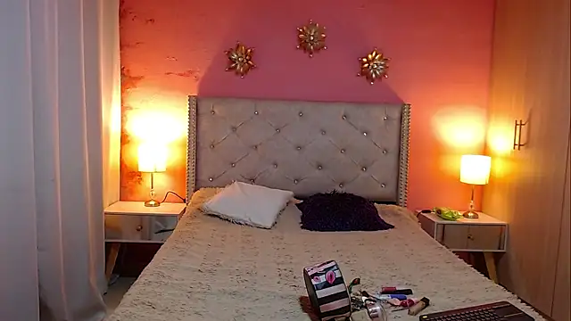 Kim and Mia online show from January 2026 10:31:02 AM