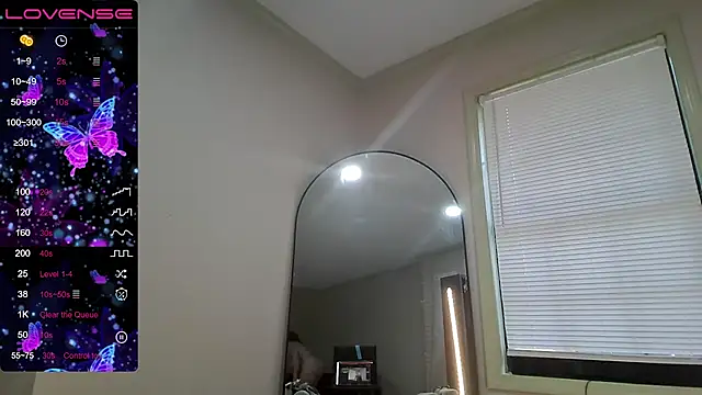 Snapshot of Milfshakecafe chatting on September 2025 11:05:02 PM Milfshakecafe online show from September 2025 11:05:02 PM