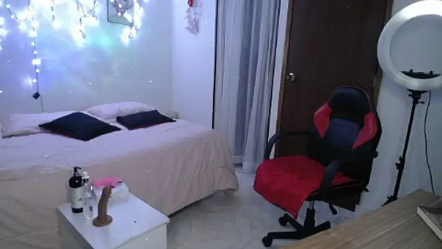 vanessalat online show from November 2025 11:59:02 PM