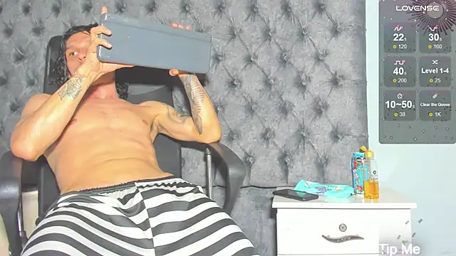 Snapshot of marcus_smithh chatting on December 2024 07:19:02 AM marcus smithh online show from December 2024 07:19:02 AM