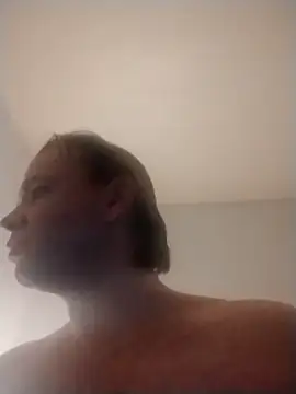 Snapshot of JamesIII1984 chatting on April 2026 03:17:02 AM JamesIII1984 online show from April 2026 03:17:02 AM