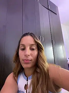 Agnescruzz online show from January 2026 06:34:02 PM