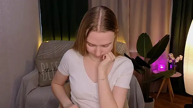 CarolynCohen   online show from March 2025 05:00:02 AM