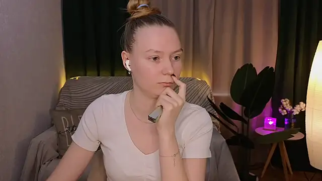 CarolynCohen   online show from March 2025 05:17:02 AM