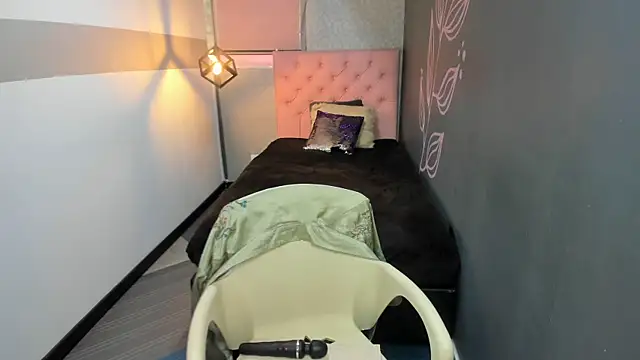 GiaFox  online show from March 2025 04:14:02 PM