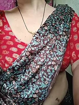 Snapshot of Rosy-B chatting on May 2026 11:34:04 PM Rosy-B online show from May 2026 11:34:04 PM