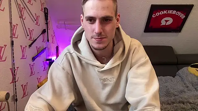 Cookieboy88 online show from April 2026 05:18:01 PM