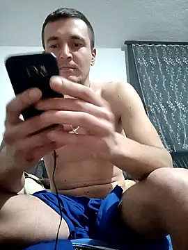 mayk18cm online show from December 2024 03:04:02 AM