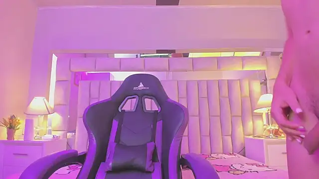 mariiahneedles online show from March 2026 10:10:01 AM