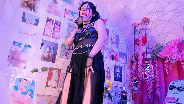 Snapshot of Alicebenett chatting on October 2025 09:12:02 PM Alicebenett online show from October 2025 09:12:02 PM