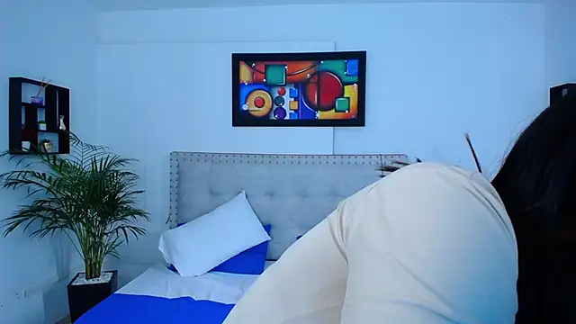 Chiqui milk  online show from February 2025 09:15:01 PM