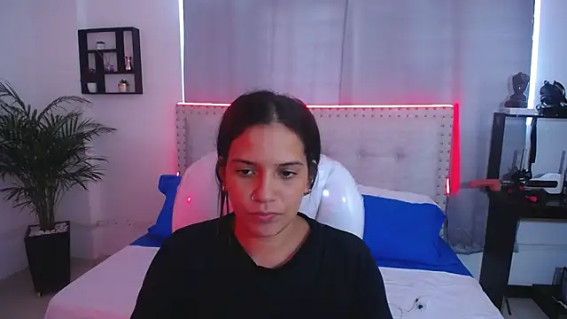 Chiqui milk  online show from March 2025 08:11:02 PM