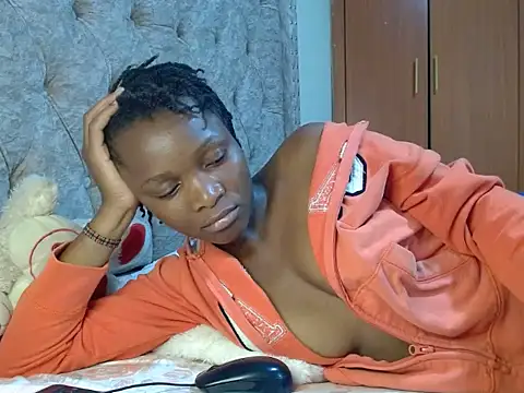 Snapshot of Naughty_Girl17 chatting on February 2025 11:22:01 PM Naughty Girl17 online show from February 2025 11:22:01 PM