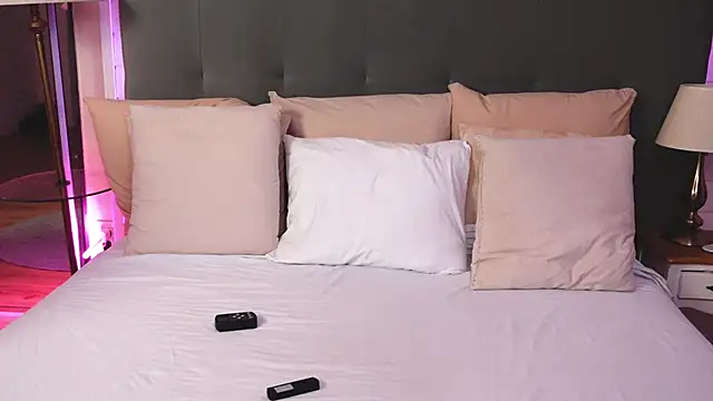 LinaReese online show from October 2025 06:42:02 AM