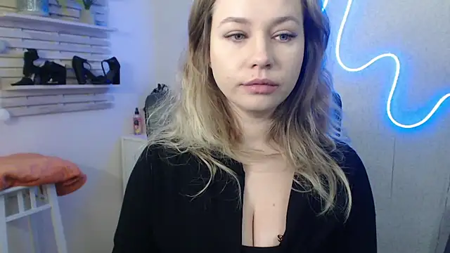 holly xglam online show from January 2025 04:15:01 AM