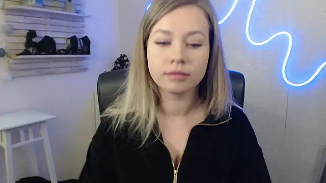 holly xglam online show from January 2025 06:24:02 AM