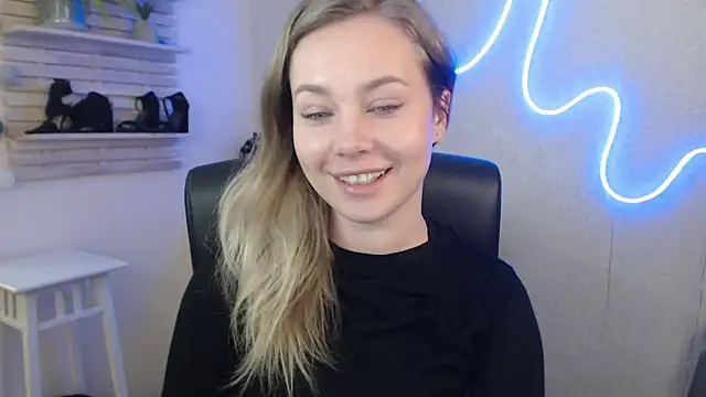 holly xglam online show from January 2025 10:56:01 AM