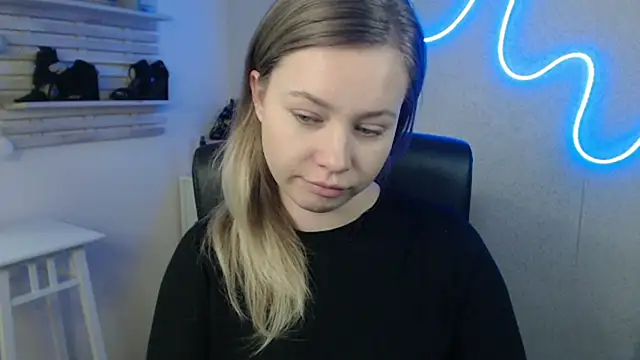 holly xglam online show from February 2025 07:47:02 AM