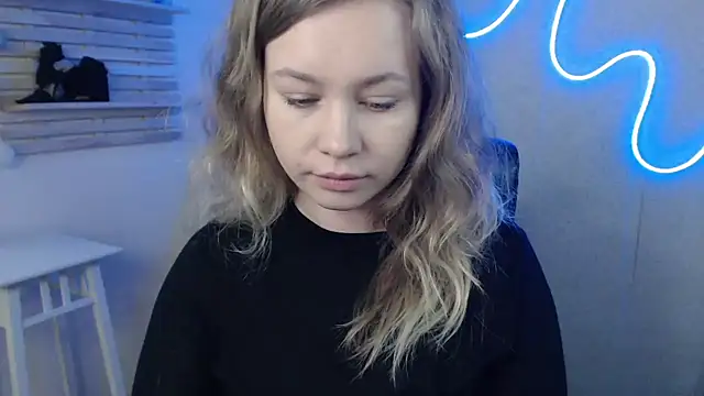 holly xglam online show from February 2025 04:33:01 AM