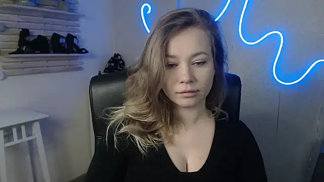 holly xglam online show from February 2025 01:18:02 AM