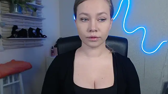 holly xglam online show from February 2025 12:10:02 AM