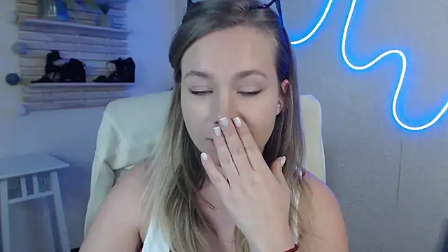 holly xglam online show from March 2025 06:29:01 AM