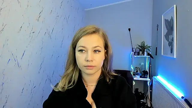 holly xglam online show from September 2025 04:56:01 PM