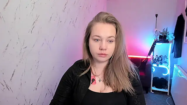 holly xglam online show from March 2026 07:20:02 PM