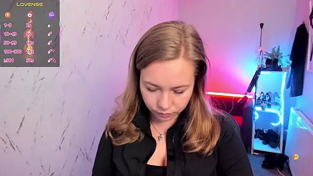 holly xglam online show from March 2026 08:14:01 PM