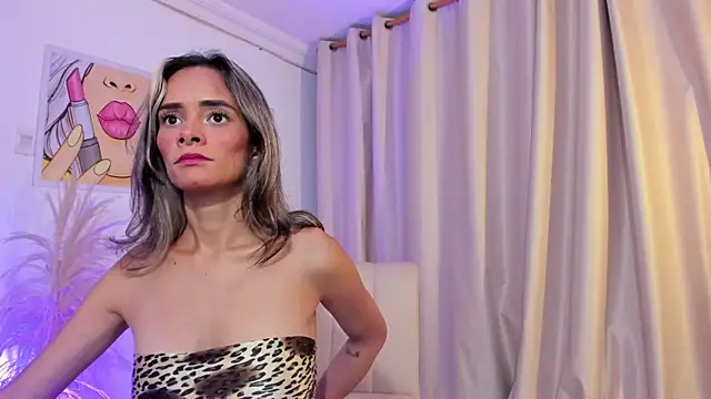 SkiinnyAna online show from April 2026 07:30:02 PM